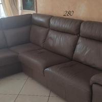 divano angolare in vera pelle