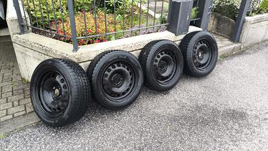 4 antineve su cerchio pochissimi km