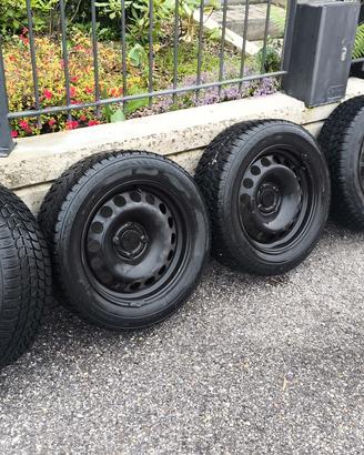 4 antineve su cerchio pochissimi km