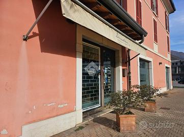 NEGOZIO A SAREZZO