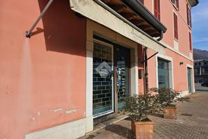 NEGOZIO A SAREZZO