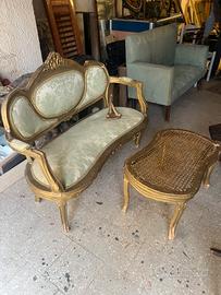 Divanetto e tavolo antico anni 40