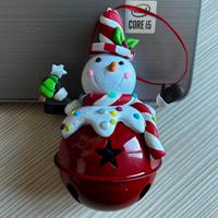 Pallina di natale pupazzo di neve sonaglio rosso