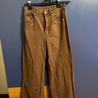 Jeans marroni a vita alta di H&M