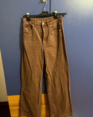 Jeans marroni a vita alta di H&M