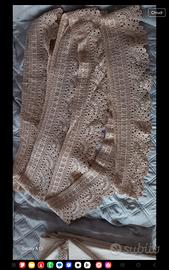 Bordure realizzata ad uncinetto in filo di cotone.