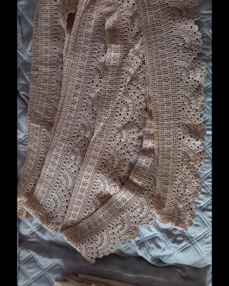 Bordure realizzata ad uncinetto in filo di cotone.