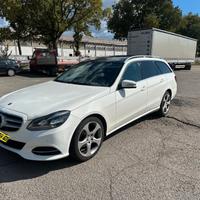 Mercedes-benz E 220 BlueTEC S.W. Executive Auto.