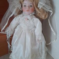 Bambola in porcellana
