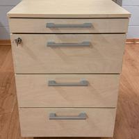 CASSETTIERA CON ROTELLE