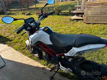 Benelli 125 naked