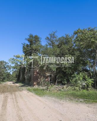 RUSTICO INDIPENDENTE CON TERRENO - MORCIANO DI ROM