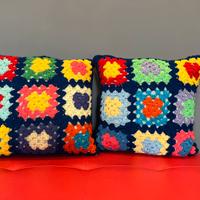 Cuscini modello anni 70 fatti a mano