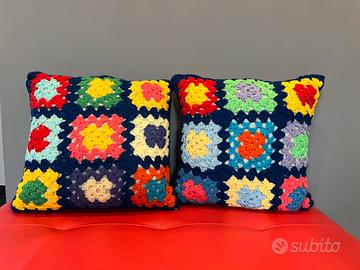 Cuscini modello anni 70 fatti a mano