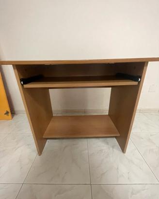scrivania in legno