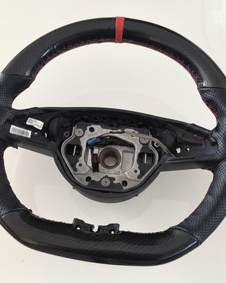 Volante Mercedes con cornici e razza inferiore AMG