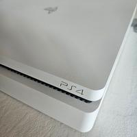 PS4 Playstation 4 bianca slim + joystick originali