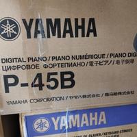 Pianoforte YAMAHA P45b + supporto L85