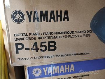 Pianoforte YAMAHA P45b + supporto L85