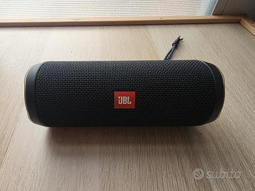 Speaker Bluetooth JBL Flip 4 con batteria nuova 
