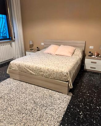 Letto matrimoniale con contenitore