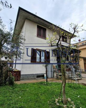 Villa di 180 m² con 5 locali e box auto doppio a T