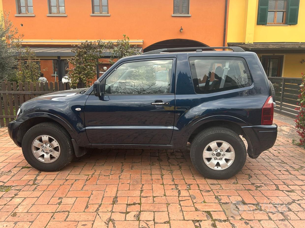 MITSUBISHI Pajero (2000-2007)