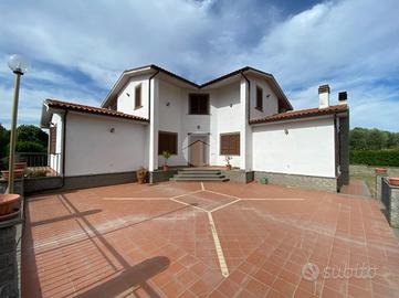 VILLA SINGOLA A VITERBO