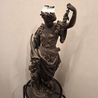 Statua con cornocoppia