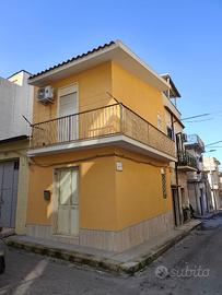 Casa Indipendente Ristrutturata su Due Livelli