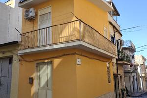 Casa Indipendente Ristrutturata su Due Livelli