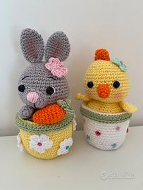 Set di 2 vasetti (coniglietto/pulcino) Amigurumi