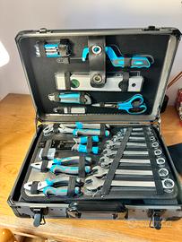 FERVI VALIGIA CON UTENSILI E ACCESSORI 135 PZ