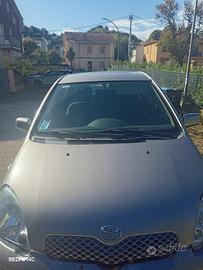 Toyota yaris 1000 benzina 