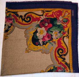 Sciarpa/scialle Valentino 