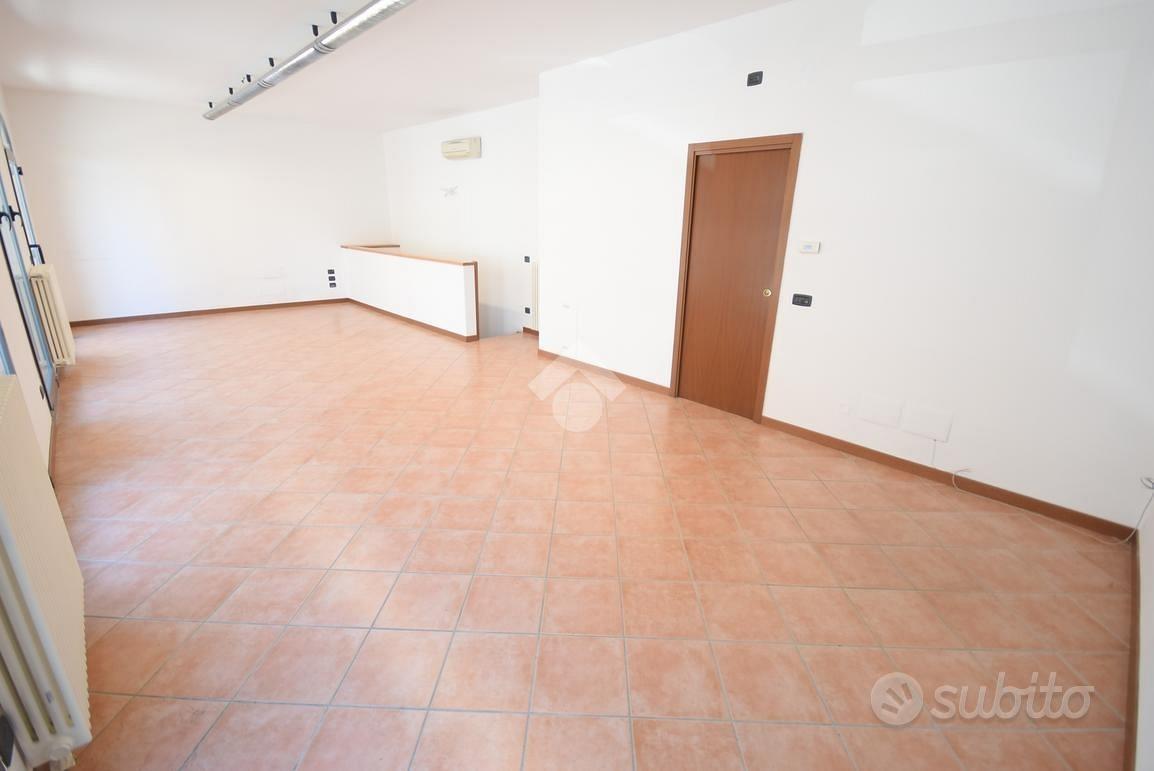 NEGOZIO A SEVESO - Vista 4