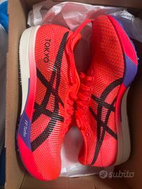 Scarpe chiodate asics