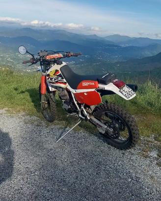 HONDA XR600R