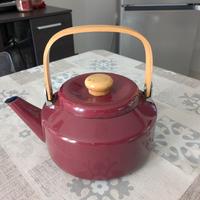 Bollitore in smalto design vintage