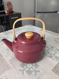 Bollitore in smalto design vintage