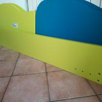2 letti per bambini completi di testiera e pediera