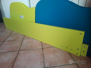 2 letti per bambini completi di testiera e pediera