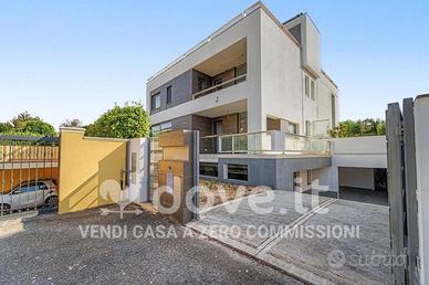 Villa di 240 m² con 4 locali e box auto a Sassari