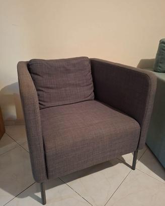 Poltrona IKEA EKERÖ grigio chiaro in tessuto