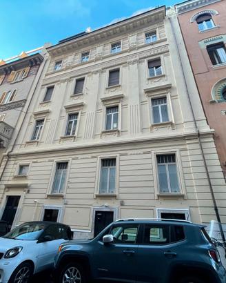 Prati cavour - locale commerciale su due livelli