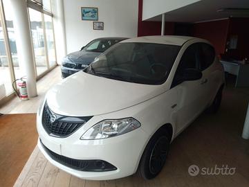 Lancia Ypsilon 1.0 FireFly 5 porte S&S Hybrid Oro