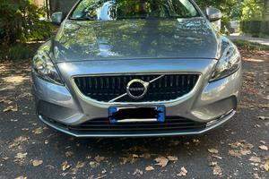 VOLVO V40 2.0 T2 MOMENTUM