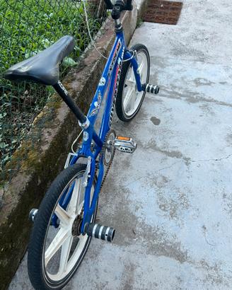 BMX BLU