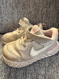 Scarpe bambina Nike taglia 26