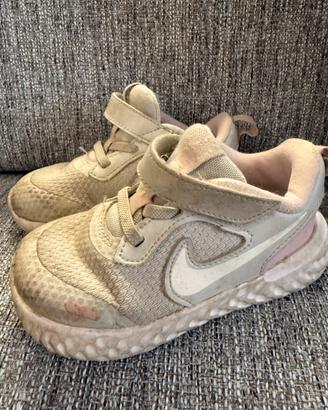Scarpe bambina Nike taglia 26